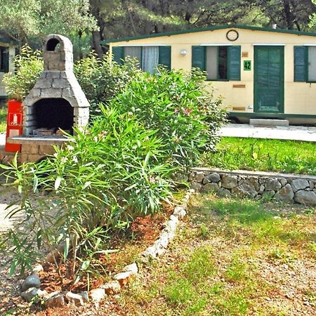 Mobile Homes In Camp Kovacine, Cres, With Long Pebble Beach Exteriér fotografie