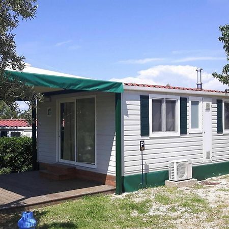 Mobile Homes In Camp Kovacine, Cres, With Long Pebble Beach Exteriér fotografie