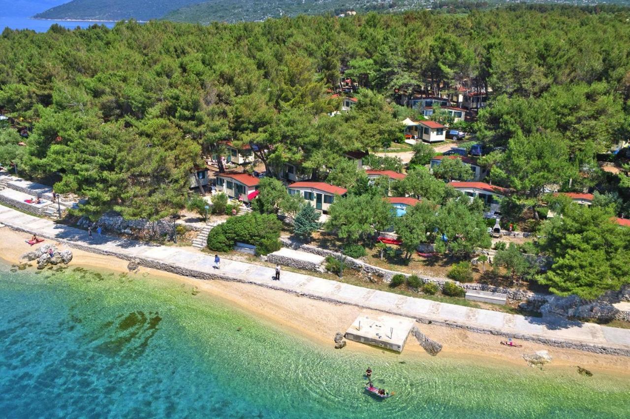 Mobile Homes In Camp Kovacine, Cres, With Long Pebble Beach Exteriér fotografie